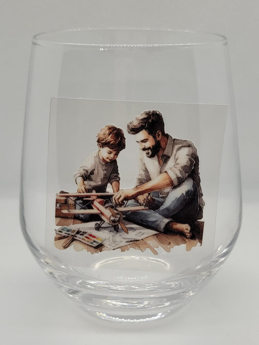 Verre à vin Papa et enfant Construction d'un gros avion