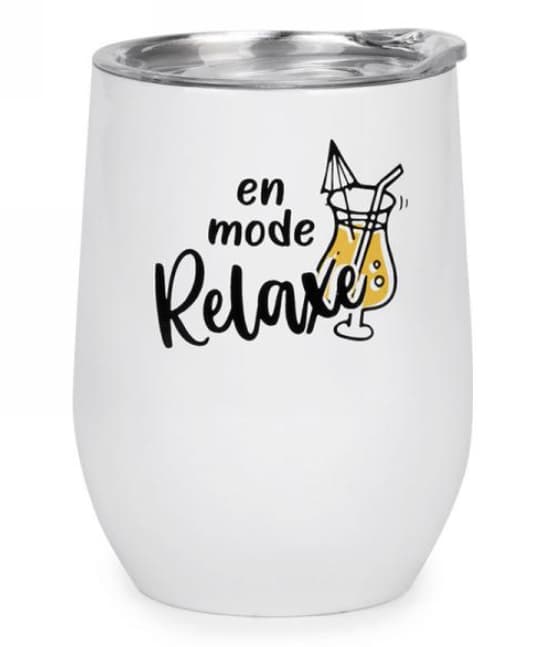 Gobelet de vin isolé "En mode relaxe"